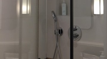 Verre trempé anticorrosion pour une cabine de douche