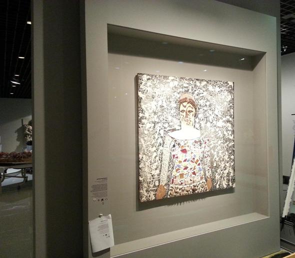 autoportrait de Niki de SaintPhalle protégé par verre extra-clair anti-reflets