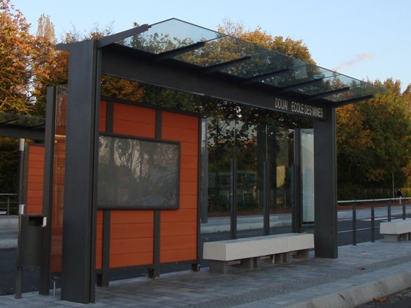 auvent en verre feuilleté autonettoyant, tram Douai