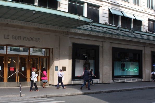 verre feuilleté clair pour les devantures du Bon Marché