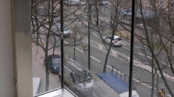 Bow-windows implantés sur une façade rénovée