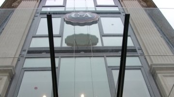 Clear laminated glass single or integrated into insulating glazing units