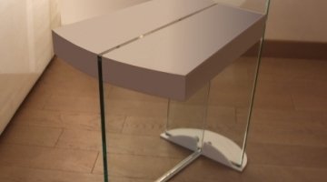 Bois laqué & verre trempé pour une chaise aérienne