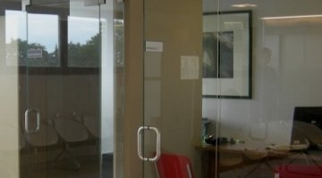 Clear & acid-etched toughened glass for doors and partitions