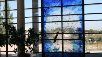 Doubles vitrages avec vitraux contemporains intégrés