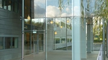 Hall d'entrée en verre extérieur attaché