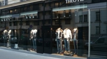 Black painted glass for Theo Fil shop window