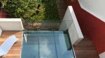 Clear laminated glass for balustrades and terrace flooring
