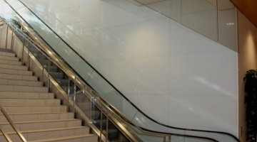 White breakage resistant painted glass for a town hall entrance