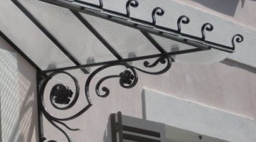 Marquise de style en verre armé grandes mailles