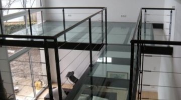 Mezzanine glass flooring