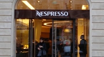Low-iron laminated glass for Nespresso