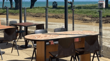 Pare-vent démontable en verre pour la terrasse d'un restaurant