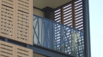 Enamelled patterned glass balustrades