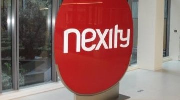 Lacobel Safe Red Luminous 1586, for Nexity oval totem