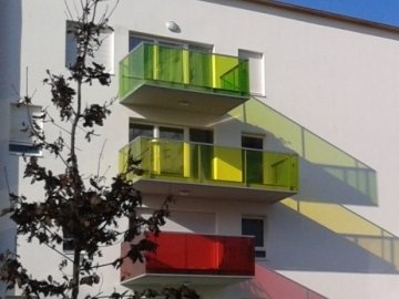 Vanceva Color laminated glass balustrades for balconies