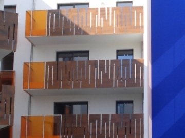 Vanceva Color Tangerine laminated glass balustrade, rue des Olivettes