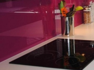 Fuchsia painted glass for a kitchen splashback