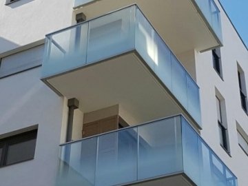 Dégradé de blanc pour des garde-corps de balcons