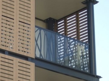 Enamelled patterned glass balustrades