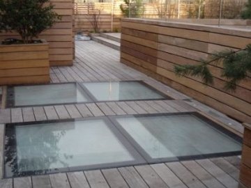 Glass floor tiles for a Parisian terrace