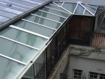 Self-cleaning & translucent glass roof