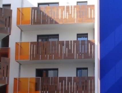 Vanceva Color Tangerine laminated glass balustrade, rue des Olivettes