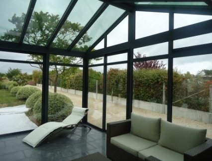 Solar control & thermal insulating glass for a sunny and cosy conservatory